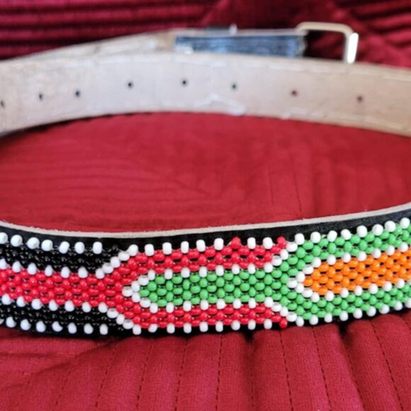 Hand beaded leather belt. - Picture 4 of 5